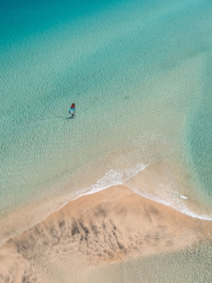 windsurfing